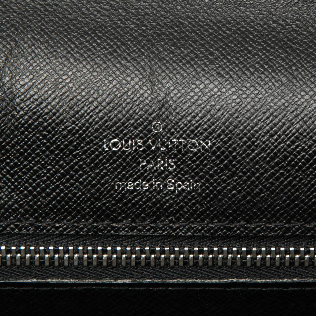 Louis Vuitton Taiga Selenga