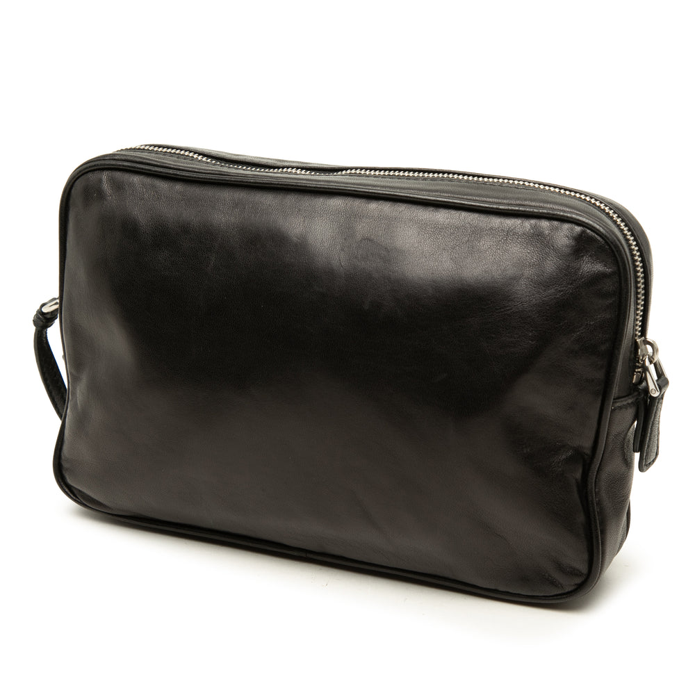 Prada Pochette Souple Veau Logo Wristlet Noir – vue 2 – GABY PARIS