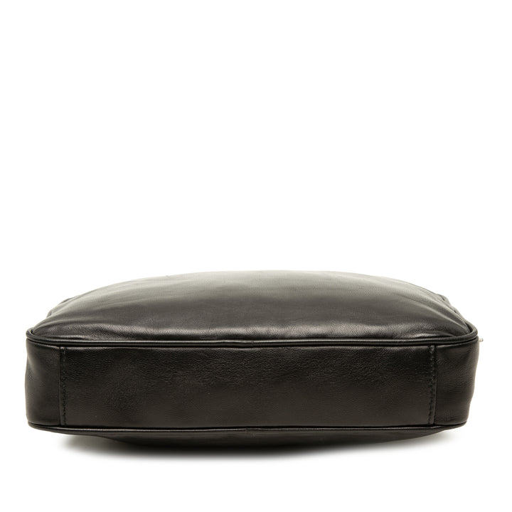 Prada Pochette Souple Veau Logo Wristlet Noir – vue 3 – GABY PARIS
