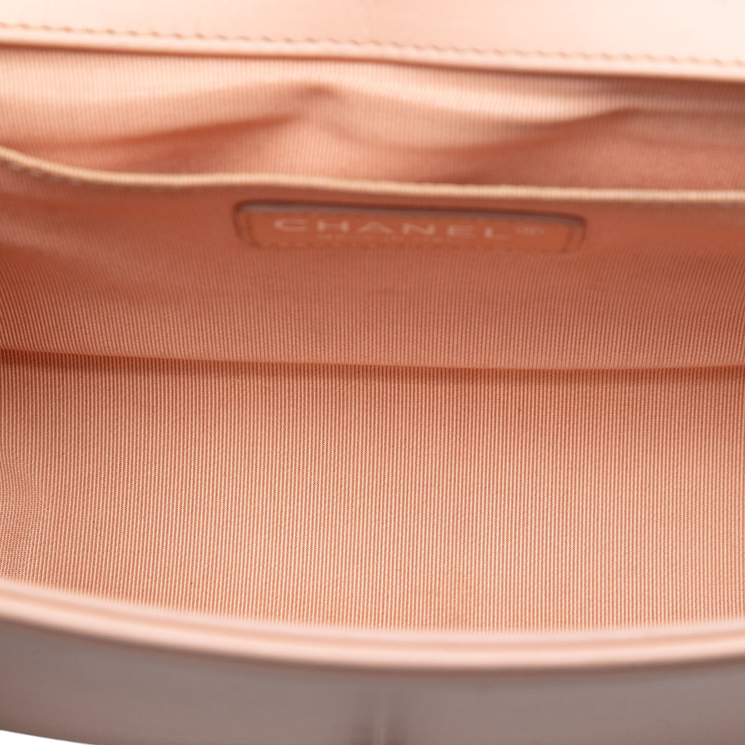 Chanel Old Medium Matelassé Cuir d’agneau Boy à rabat