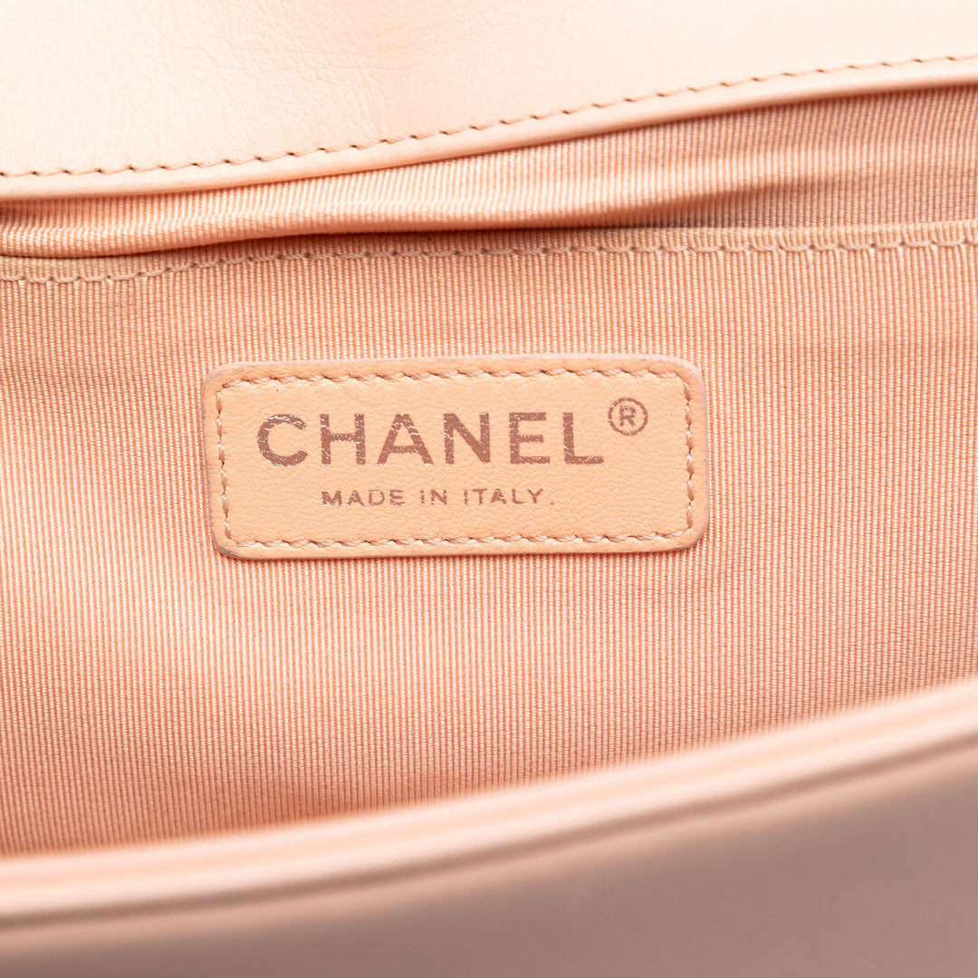 Chanel Old Medium Matelassé Cuir d’agneau Boy à rabat