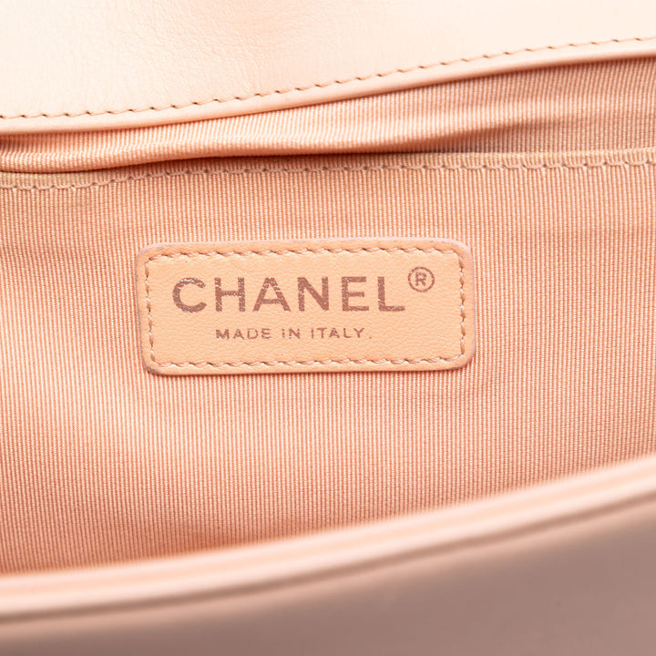 Chanel Old Medium Matelassé Cuir d’agneau Boy à rabat