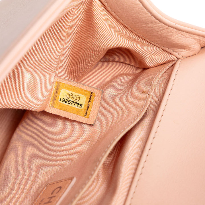 Chanel Old Medium Matelassé Cuir d’agneau Boy à rabat