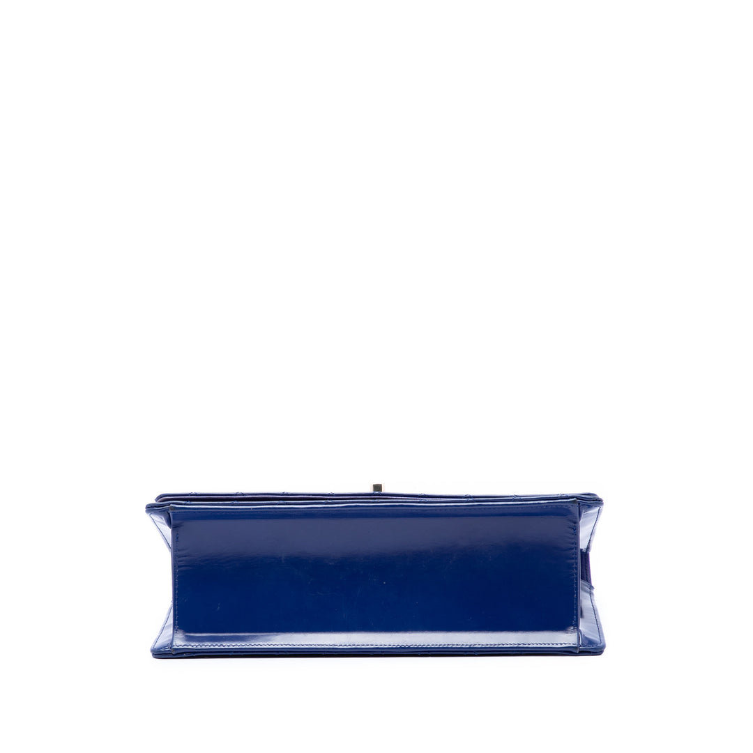 Chanel Pochette CC Matelassé East West à rabat avec chaîne Cuir d'agneau Bleu – vue 3 – GABY PARIS