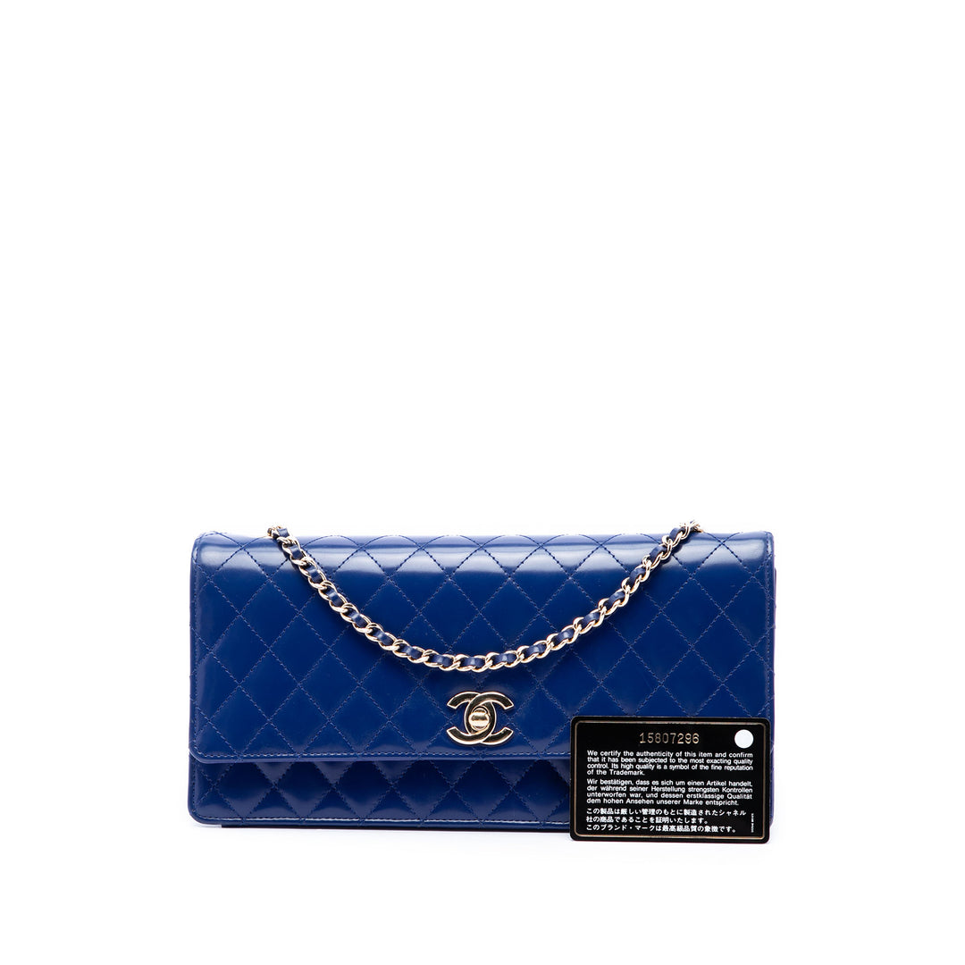 Chanel Pochette CC Matelassé East West à rabat avec chaîne Cuir d'agneau Bleu – vue 7 – GABY PARIS