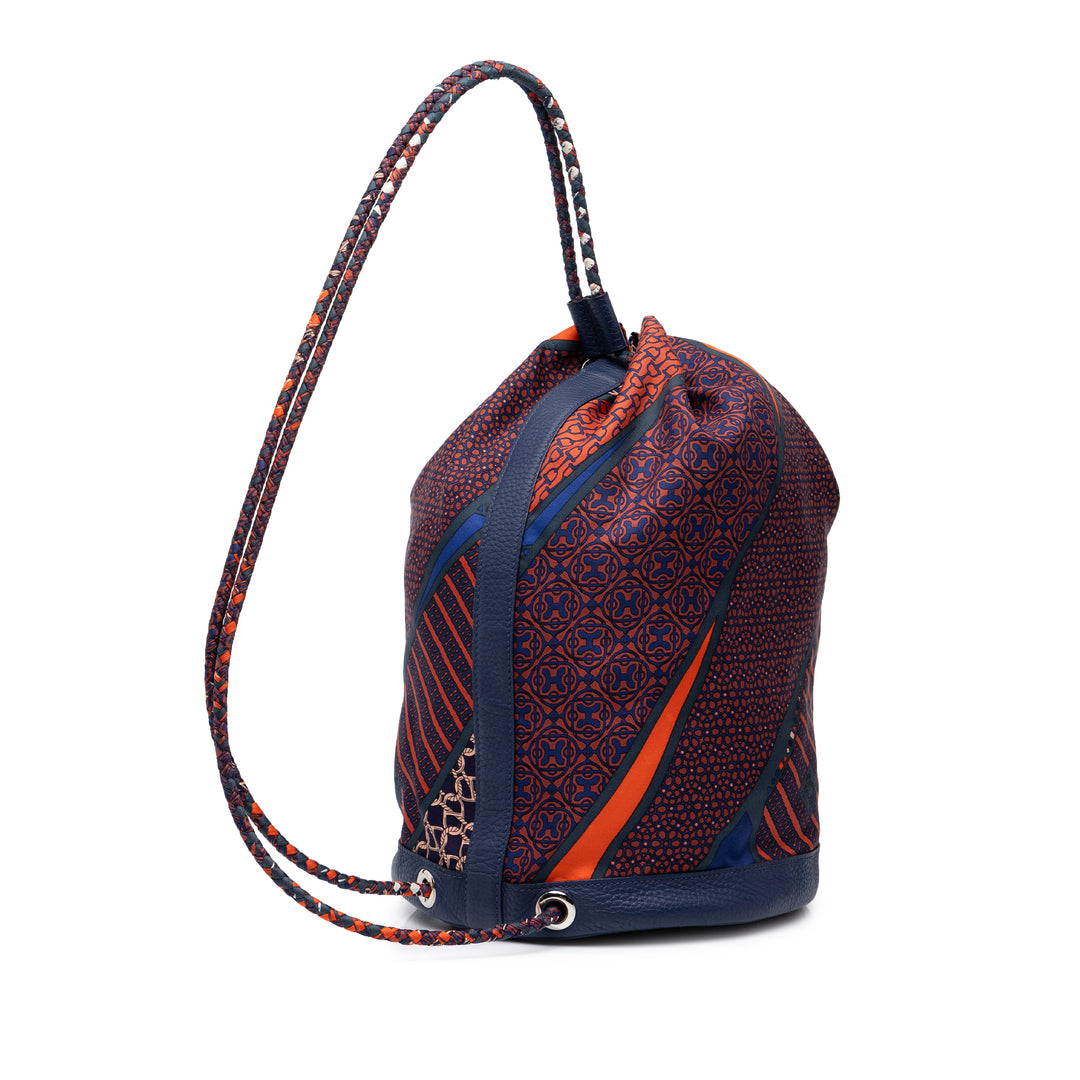Hermès Sac à dos Carre en Cravates Cool 22 Bleu – vue 2 – GABY PARIS