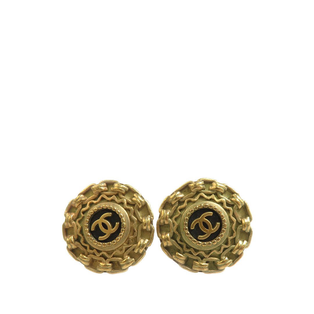 Chanel plaqué Resin CC Chaîne Rond À clip Boucles d'oreilles Doré – vue principale – GABY PARIS