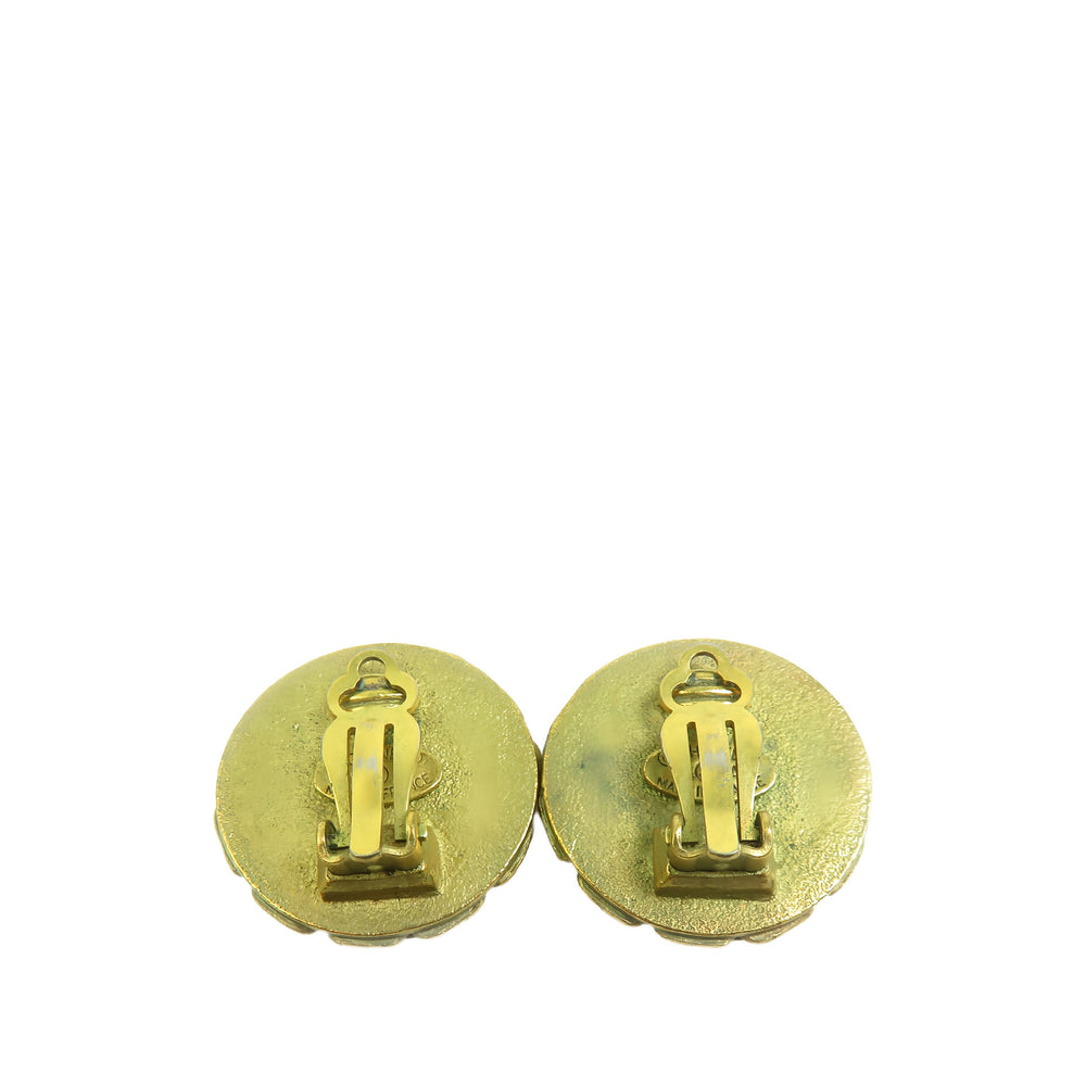 Chanel plaqué Resin CC Chaîne Rond À clip Boucles d'oreilles Doré – vue 2 – GABY PARIS