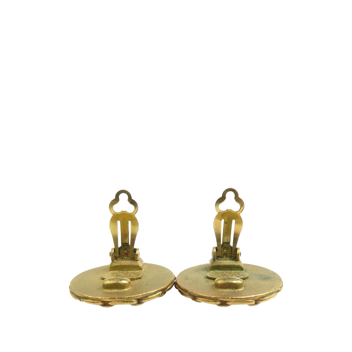 Chanel plaqué Resin CC Chaîne Rond À clip Boucles d'oreilles Doré – vue 3 – GABY PARIS