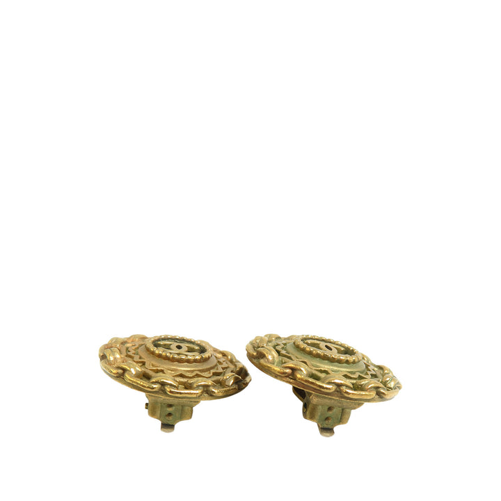 Chanel plaqué Resin CC Chaîne Rond À clip Boucles d'oreilles Doré – vue 8 – GABY PARIS