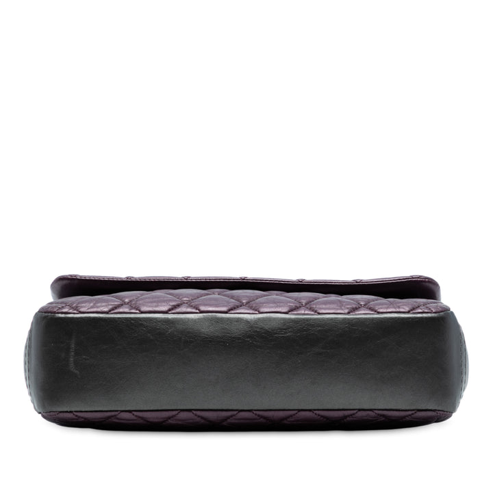 Chanel Small Bicolor Quilted Aged Cuir de veau Lady Pearly Flap Violet – GABY PARIS Authentique