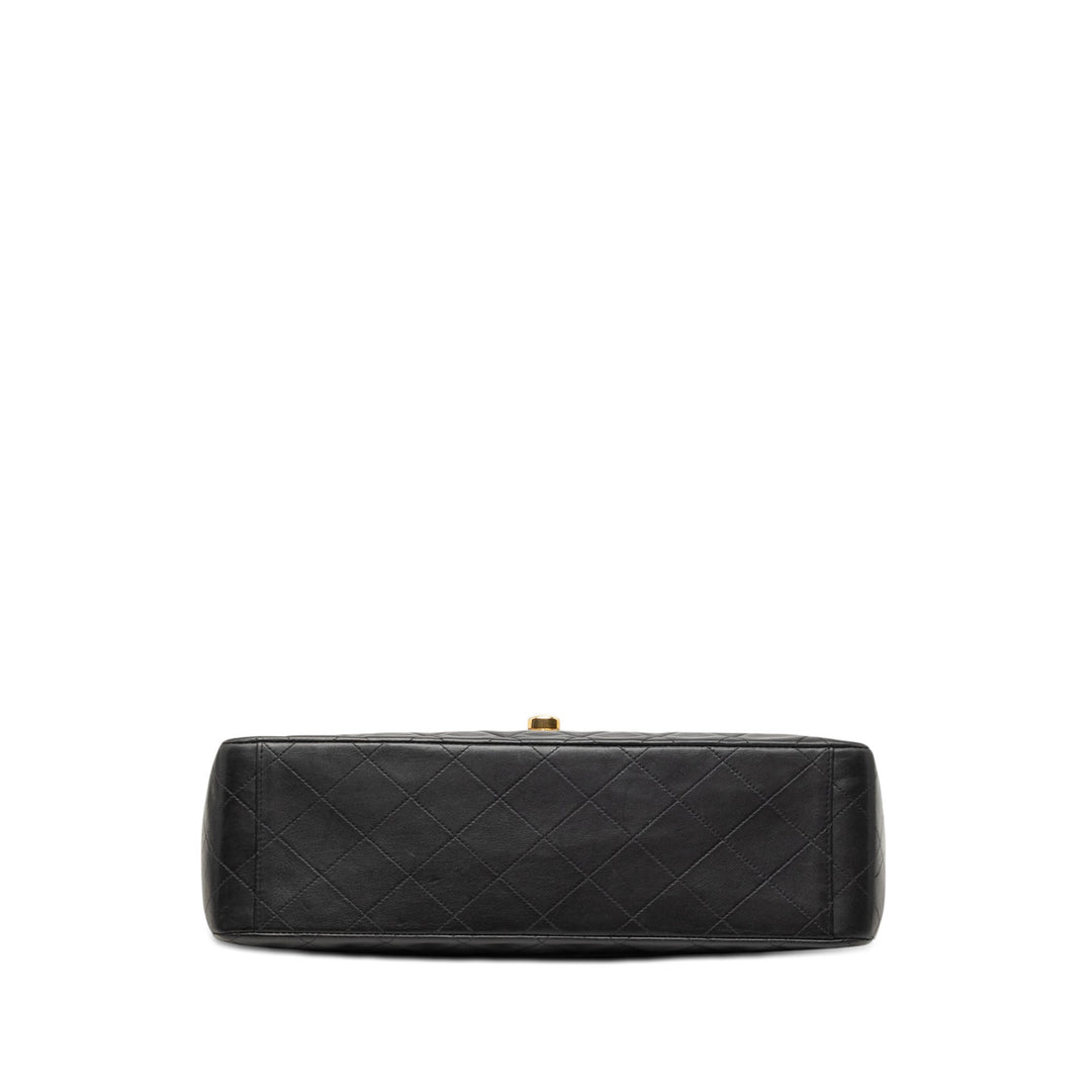Chanel Maxi XL Classic Cuir d’agneau Simple rabat