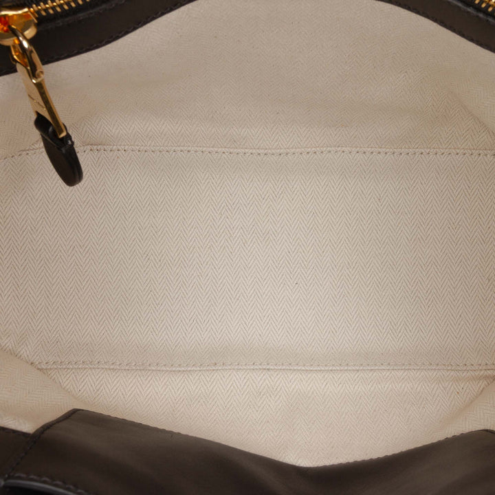 Miu Miu Soupley embossé Logo Sac Cuir de veau