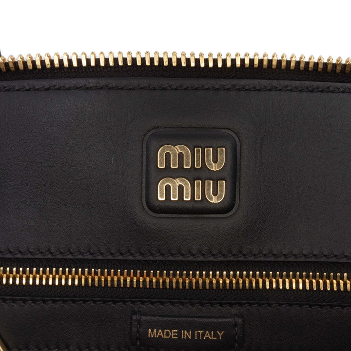 Miu Miu Soupley embossé Logo Sac Cuir de veau