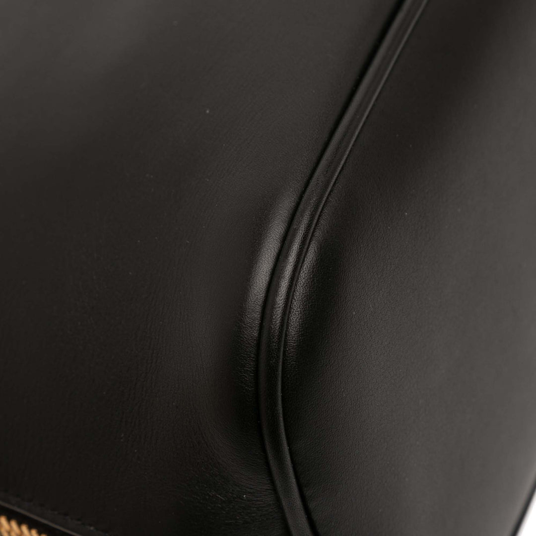 Miu Miu Soupley embossé Logo Sac Cuir de veau