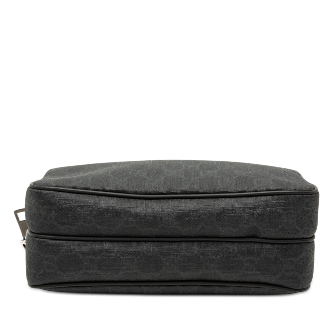 Gucci GG Supreme Pochette