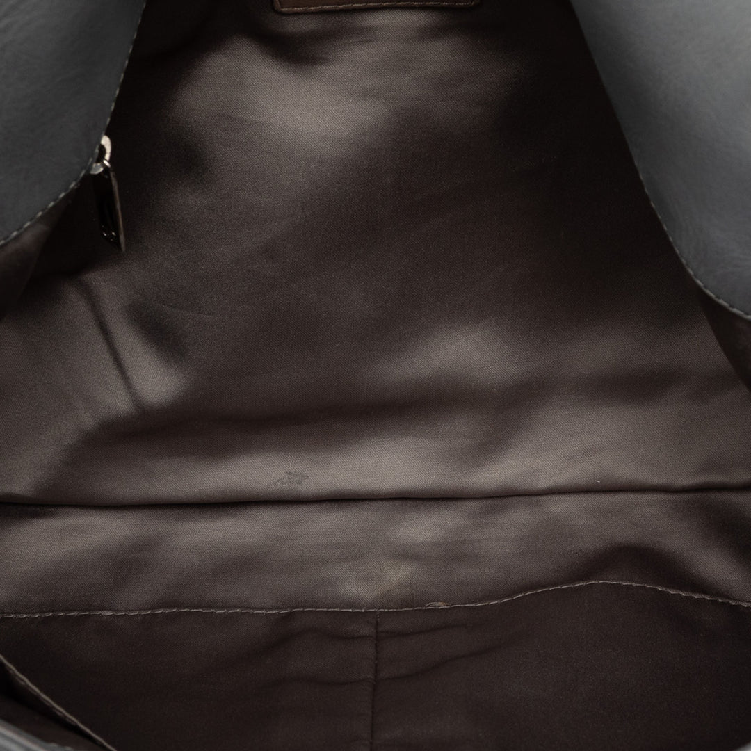 Chanel Vertical Matelassé Iridescent Cuir de veau Mademoiselle Lock Bijoux à rabat