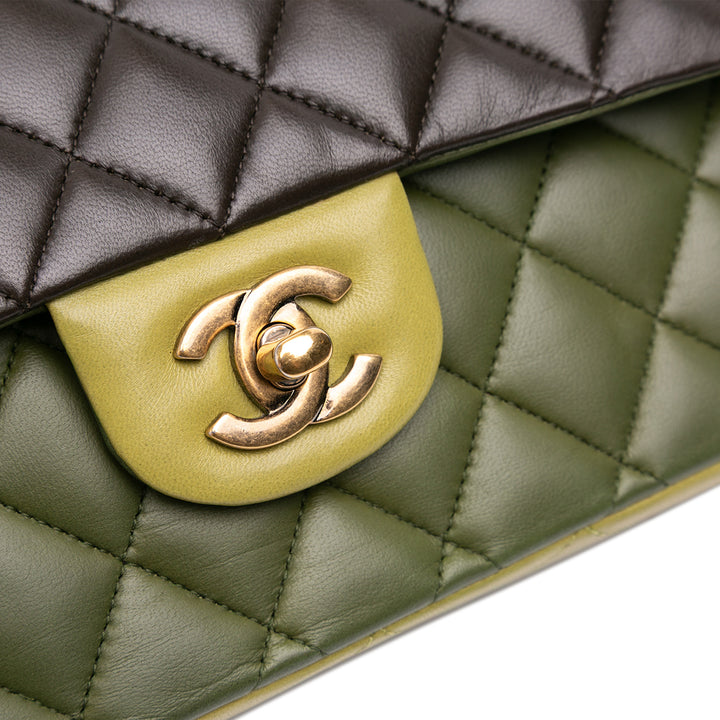 Chanel Medium Classic Tricolor Cuir d’agneau Double rabat Vert – GABY PARIS Authentique