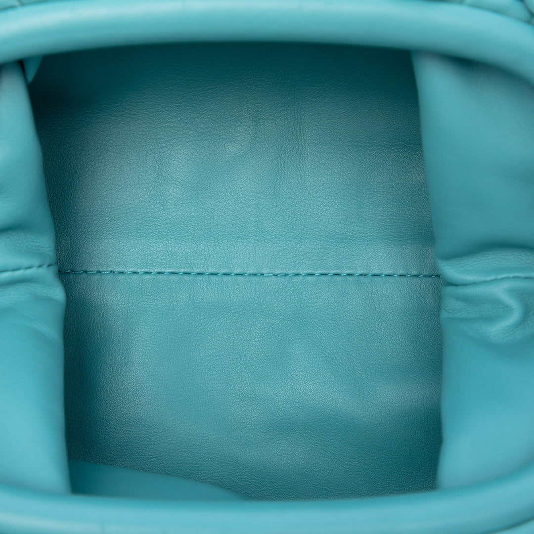 Bottega Veneta Pochette The Mini Cuir d'agneau Bleu – vue 4 – GABY PARIS
