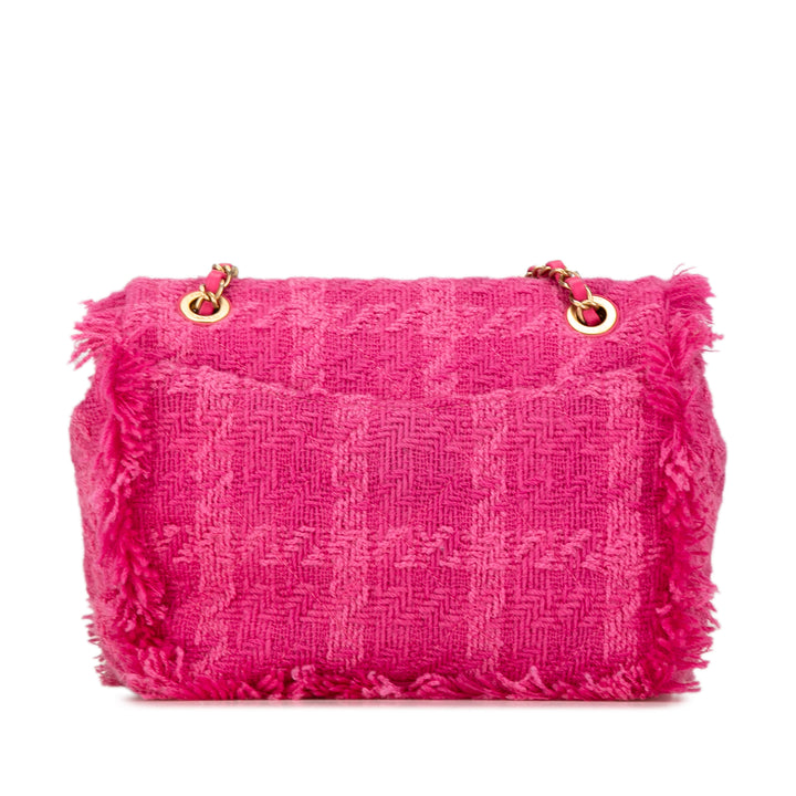 Chanel Laine Tweed Giant Logo Flap Rose – GABY PARIS Authentique