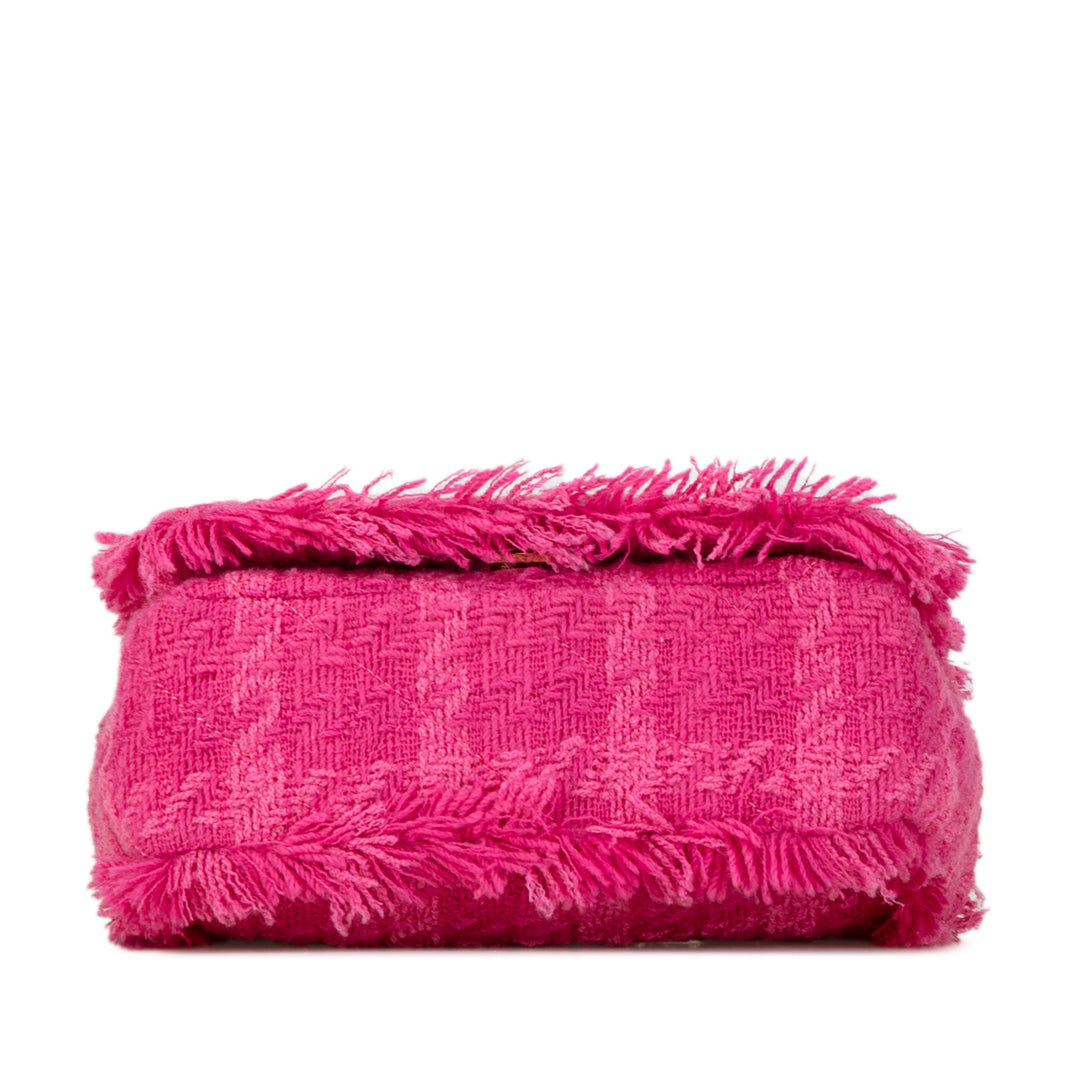 Chanel Laine Tweed Giant Logo Flap Rose – GABY PARIS Authentique