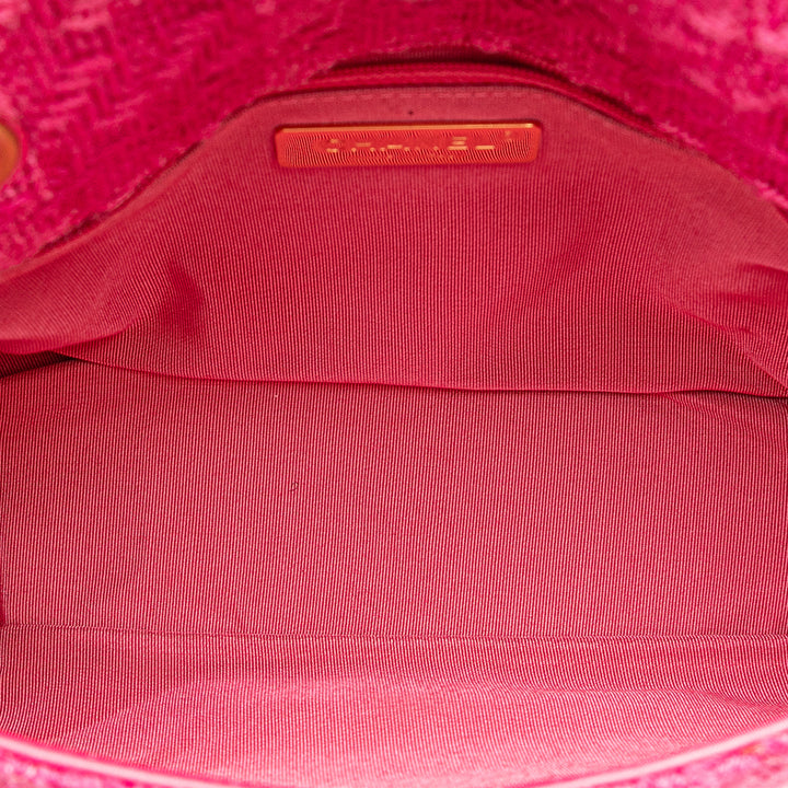 Chanel Laine Tweed Giant Logo Flap Rose – GABY PARIS Authentique