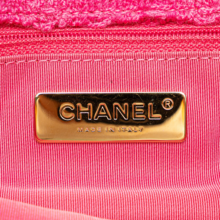 Chanel Laine Tweed Giant Logo Flap Rose – GABY PARIS Authentique