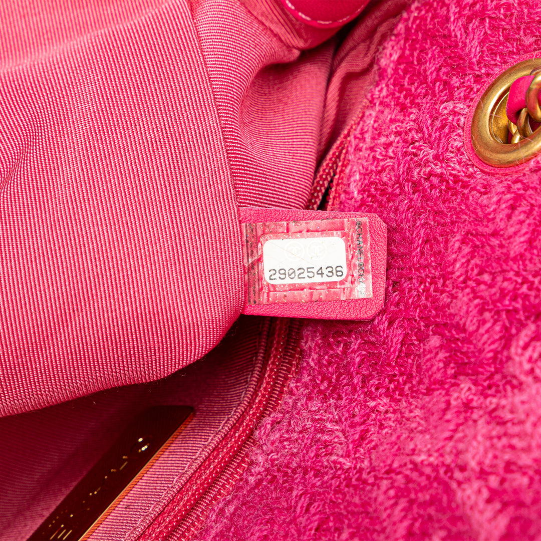 Chanel Laine Tweed Giant Logo Flap Rose – GABY PARIS Authentique