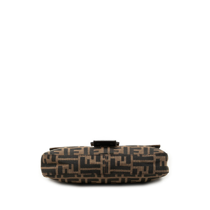 Fendi Zucca Baguette Marron – vue 3 – GABY PARIS