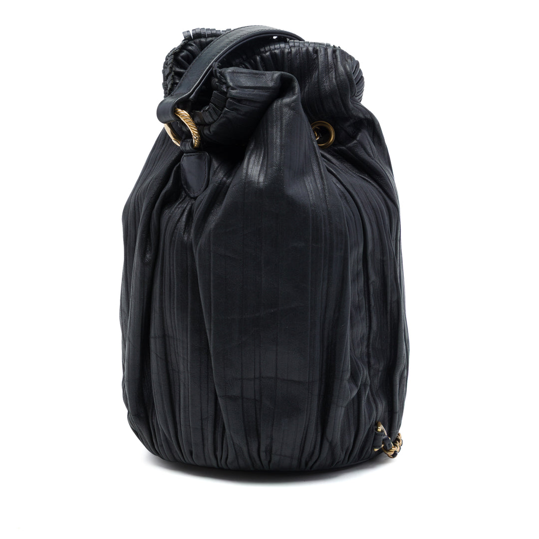 Chanel Coco Pleats Sac à dos à cordon Petit Cuir de veau Noir – vue 2 – GABY PARIS
