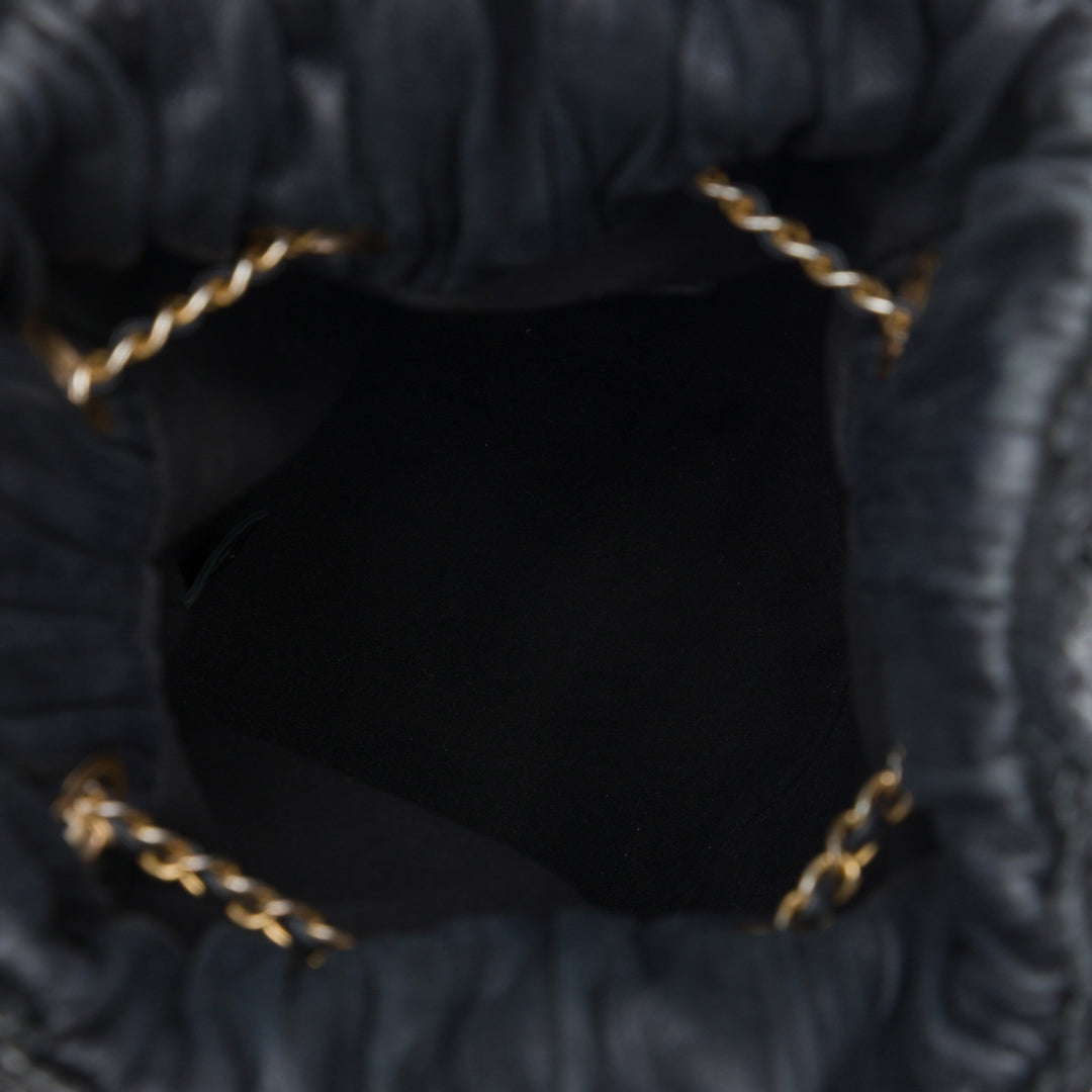 Chanel Coco Pleats Sac à dos à cordon Petit Cuir de veau Noir – vue 4 – GABY PARIS