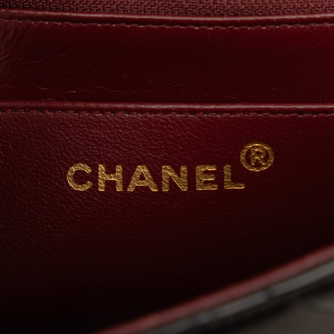 Chanel Medium Cuir d’agneau Diana à rabat