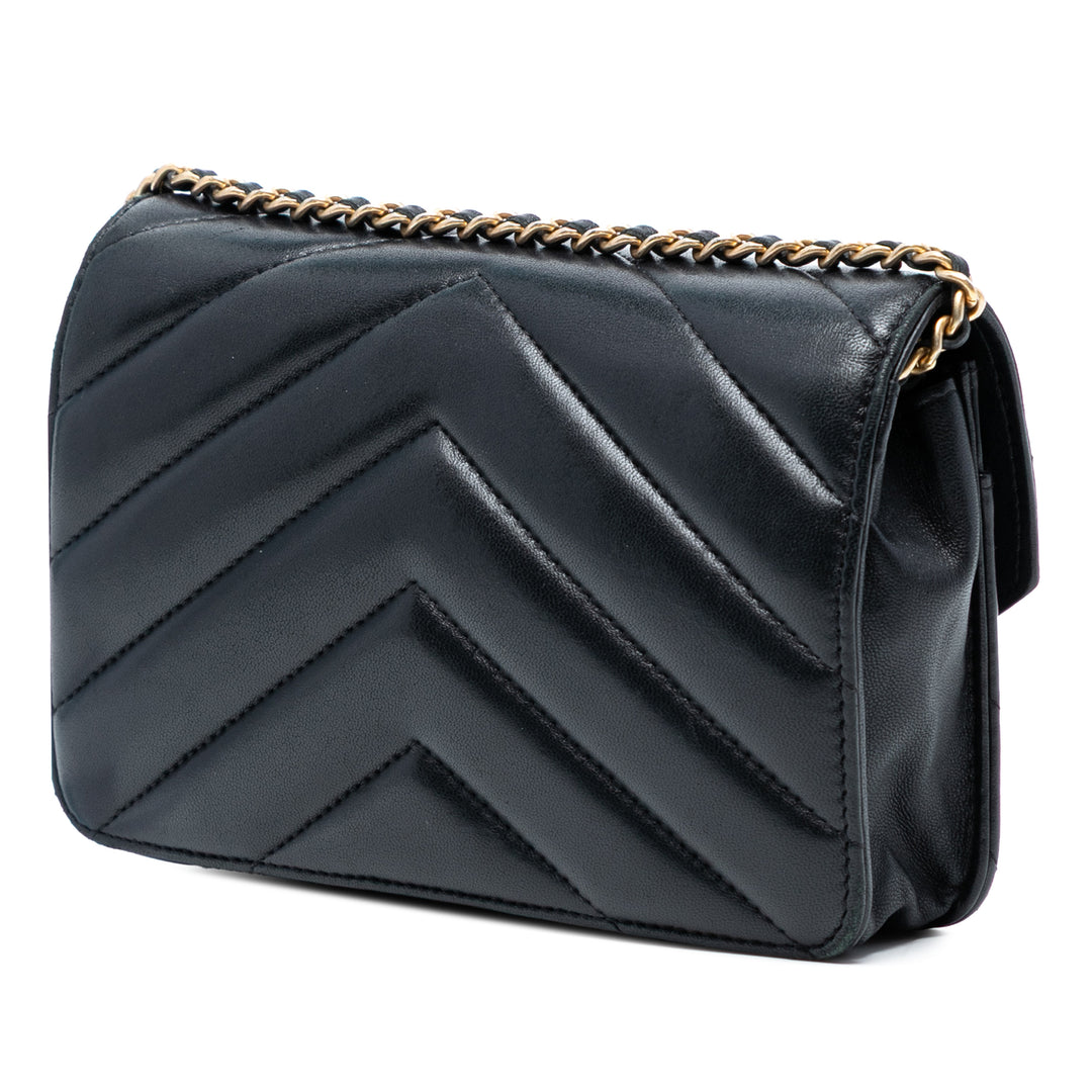 Chanel Chevron Cuir d’agneau Button Wallet On Chain
