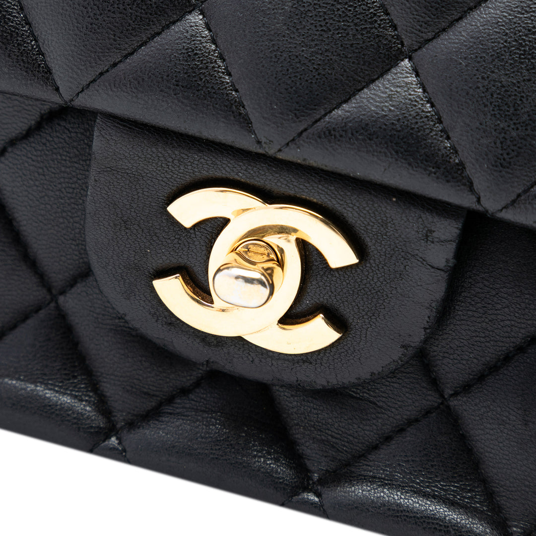 Chanel Medium Classic Cuir d’agneau Double rabat