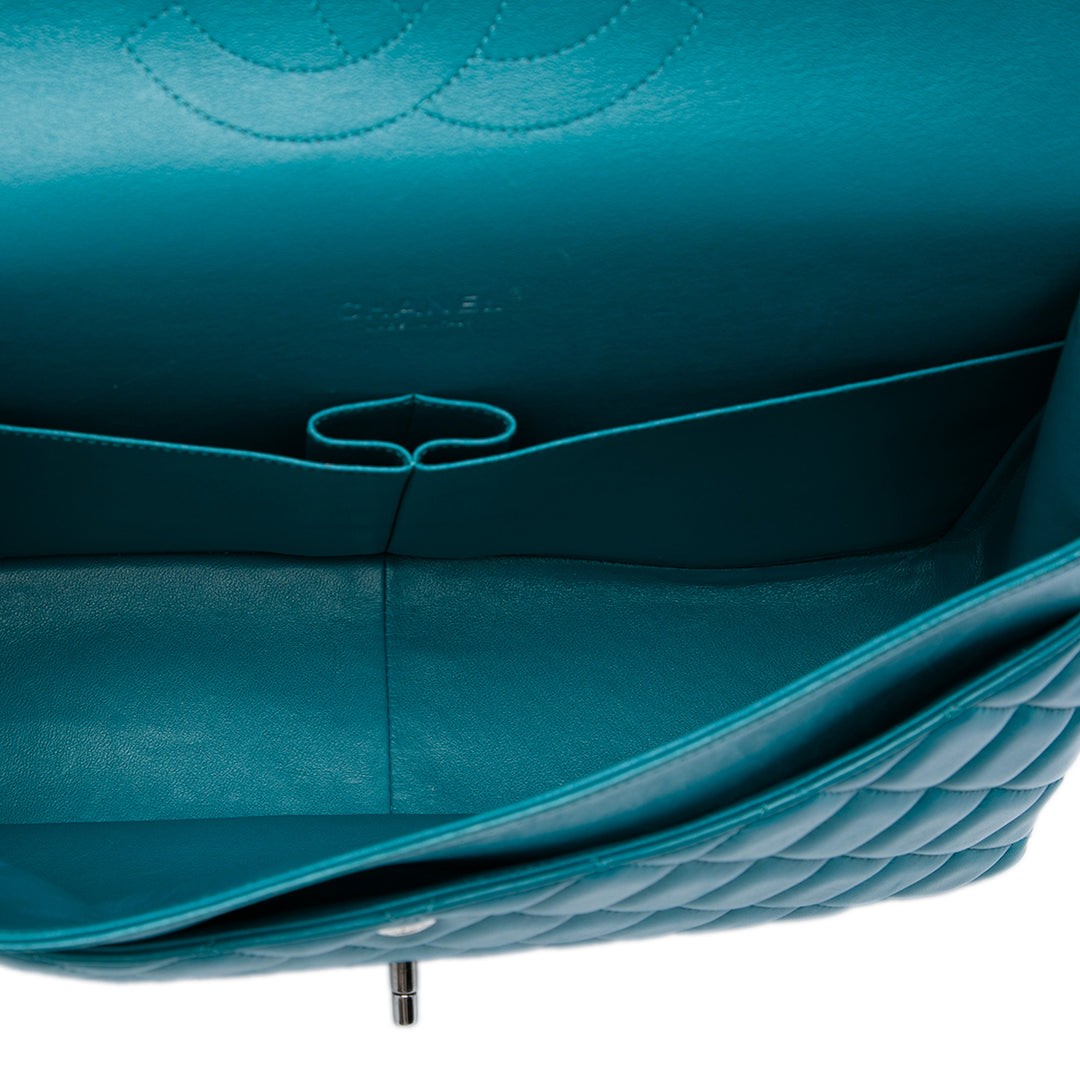 Chanel Classic Double rabat Maxi Cuir d'agneau Bleu – vue 4 – GABY PARIS