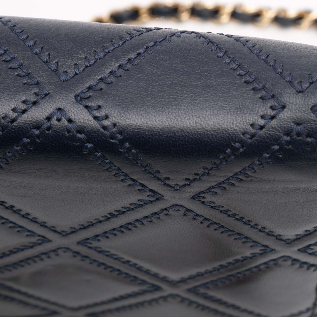 Chanel CC Matelassé Cuir d’agneau Double Stitch Pompon Wallet on Chain