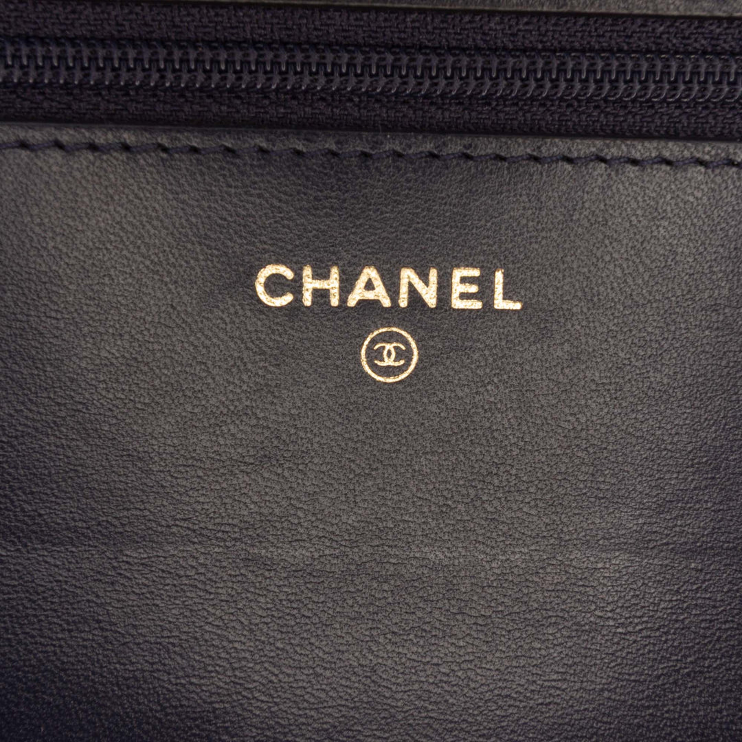 Chanel CC Matelassé Cuir d’agneau Double Stitch Pompon Wallet on Chain