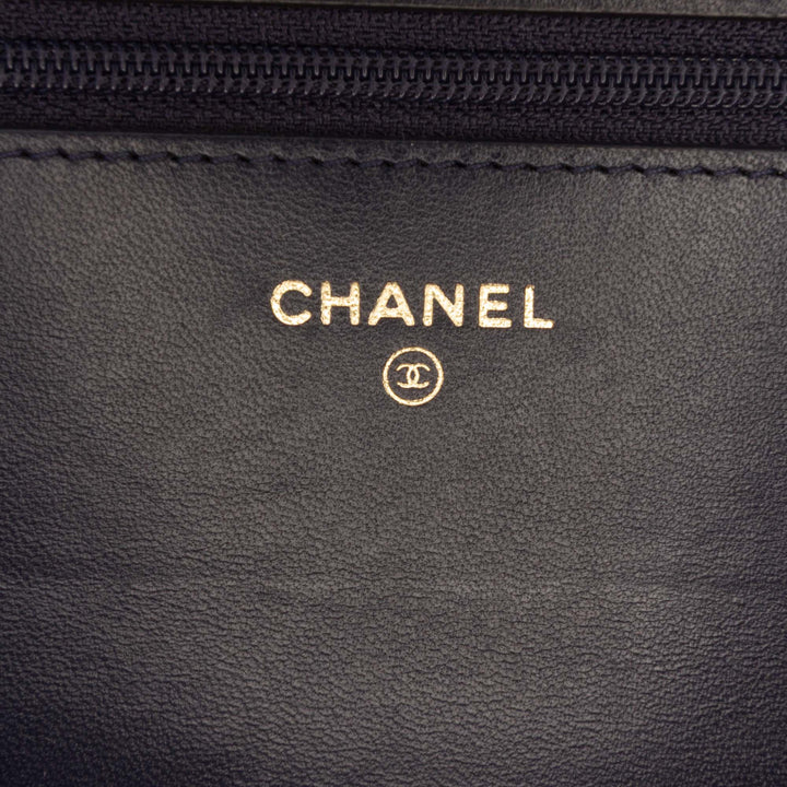 Chanel CC Matelassé Cuir d’agneau Double Stitch Pompon Wallet on Chain