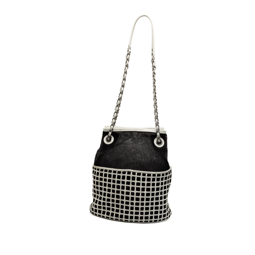Chanel CC Mesh et Cuir de veau Bucket Sac