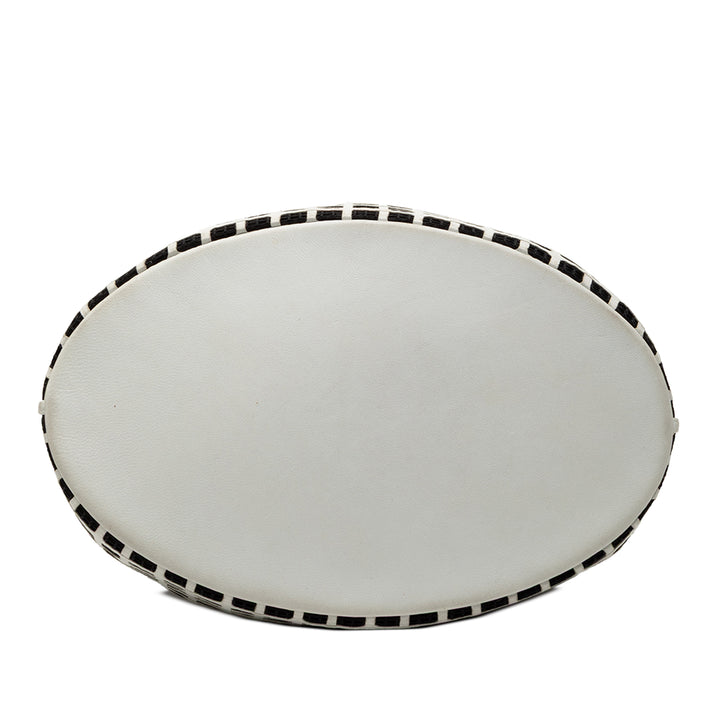 Chanel CC Mesh et Cuir de veau Bucket Sac