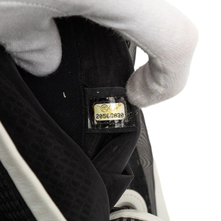 Chanel CC Mesh et Cuir de veau Bucket Sac