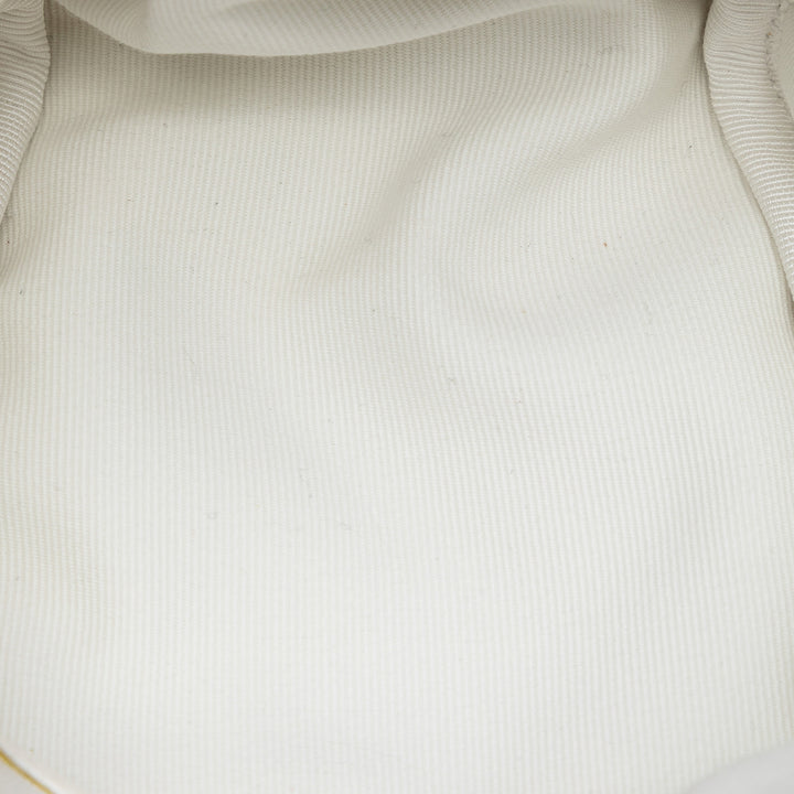 Chanel CC Matelassé Cuir d’agneau Cube Zip Pochette avec chaîne