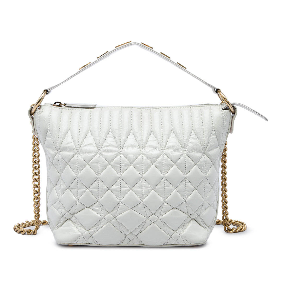 Chanel Matelassé vieilli State of the Art Hobo Cuir de veau Blanc – vue principale – GABY PARIS