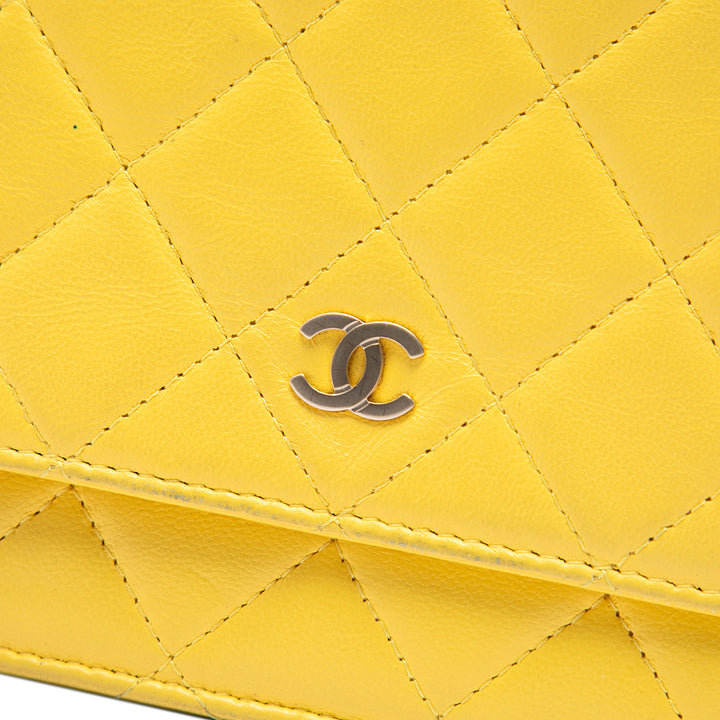 CC Matelassé Wallet on Chain Cuir d'agneau Jaune