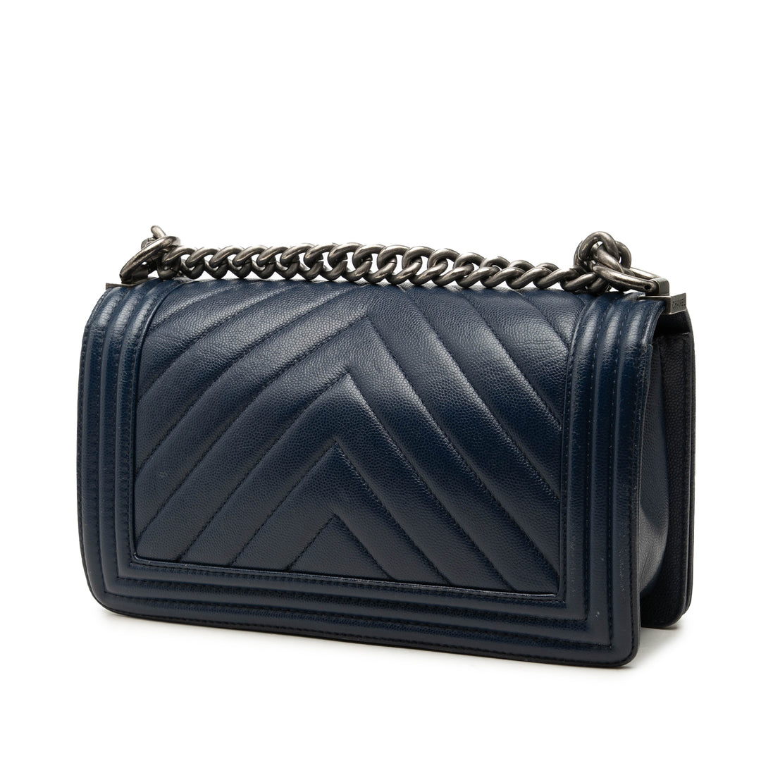 Chevron Boy à rabat Moyen Cuir caviar Bleu