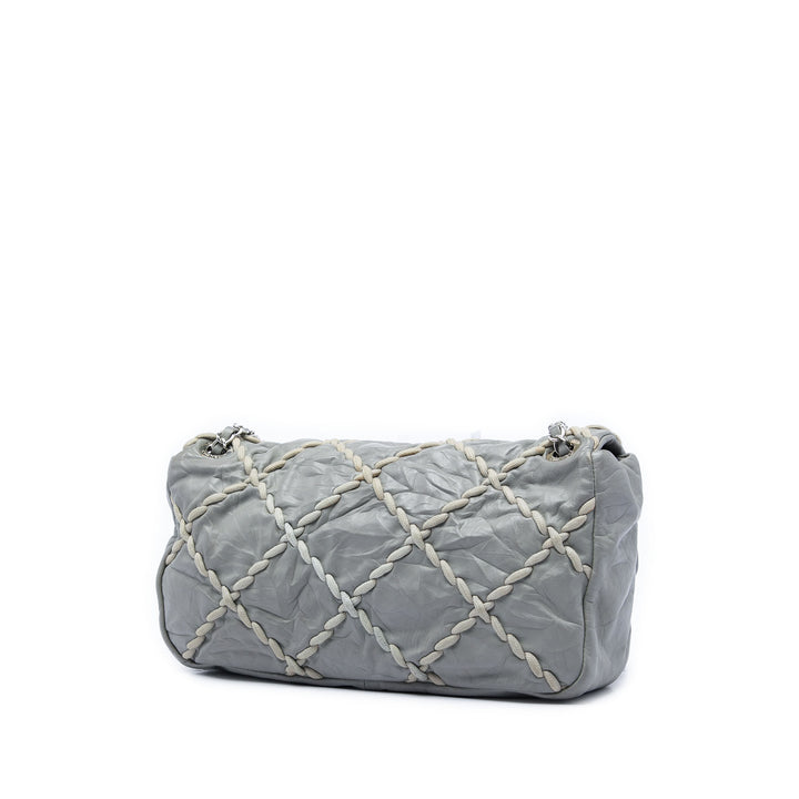 Chanel Matelassé froissé Ultra Stitch à rabat Moyen Cuir de veau