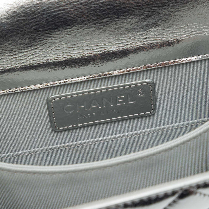 Chanel Matelassé Métallisé North South Boy à rabat Cuir de veau Argenté
