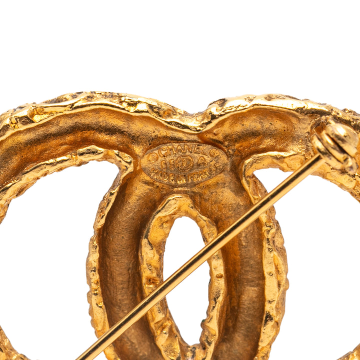 Chanel plaqué Baroque embossé CC Logo Broche – GABY PARIS Authentique