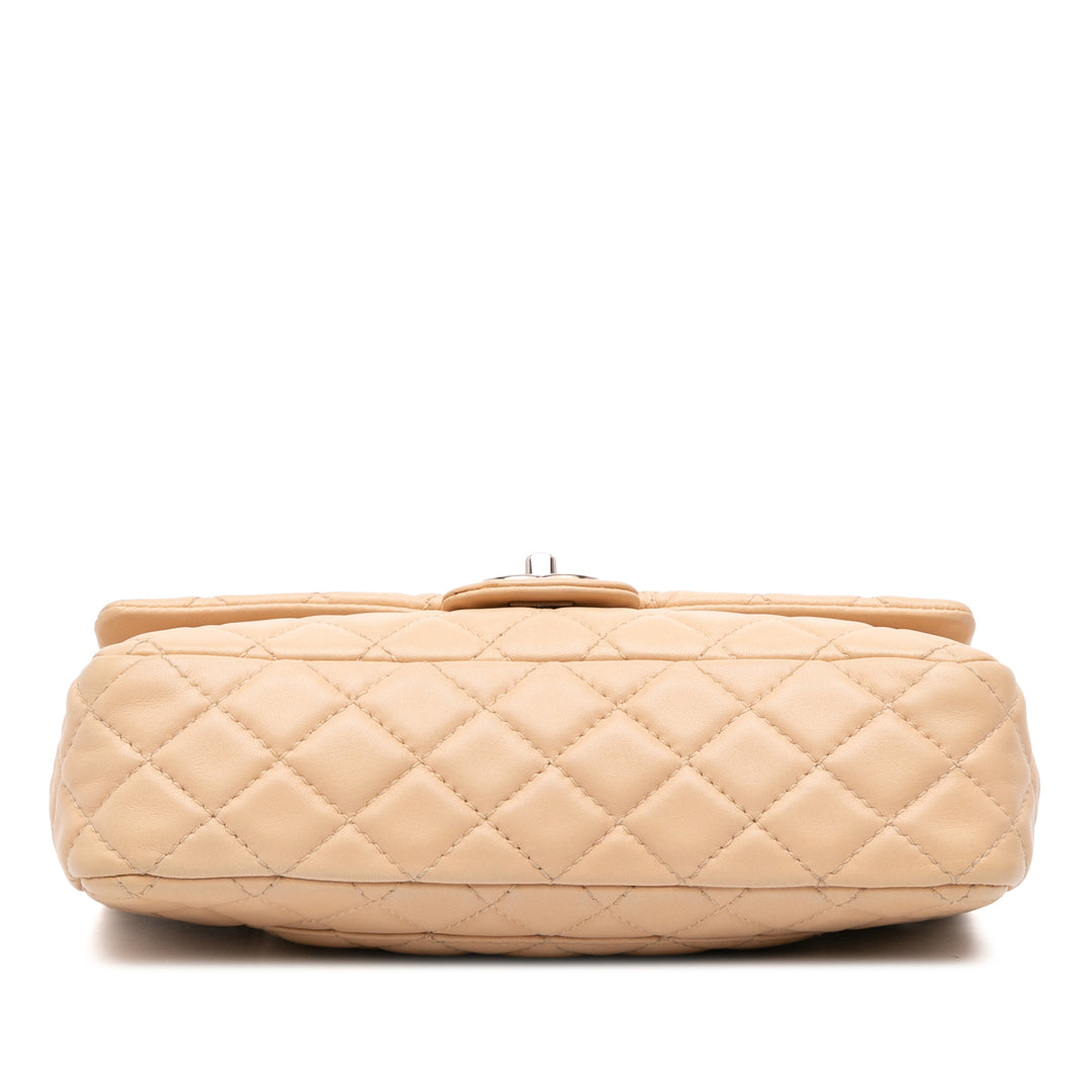 Chanel Medium Classic Cuir d’agneau Double rabat Marron