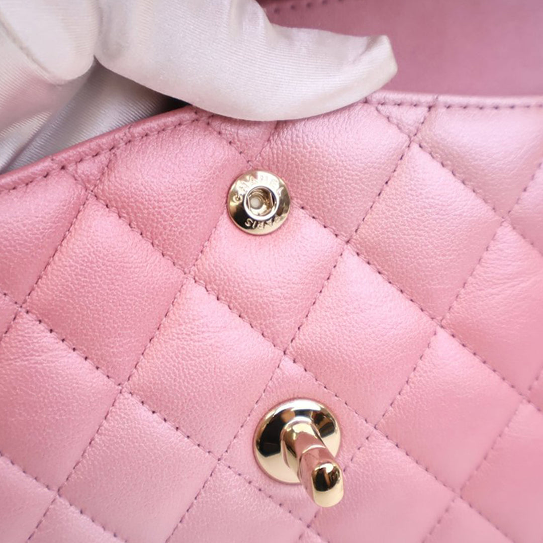 Chanel Medium Classic Iridescent Cuir d’agneau Double rabat Rose